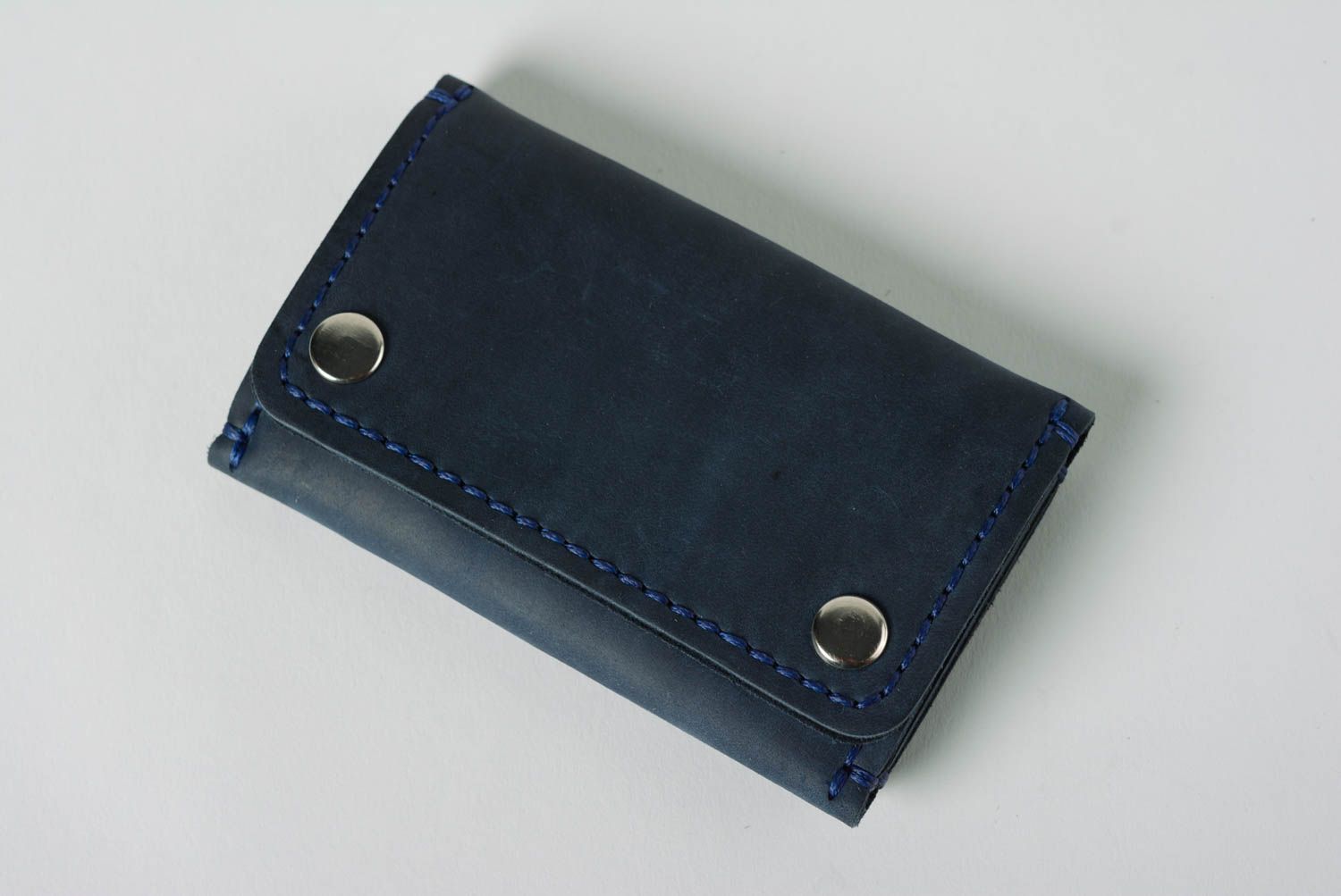 Handmade classic designer genuine leather key case of black color for men photo 2