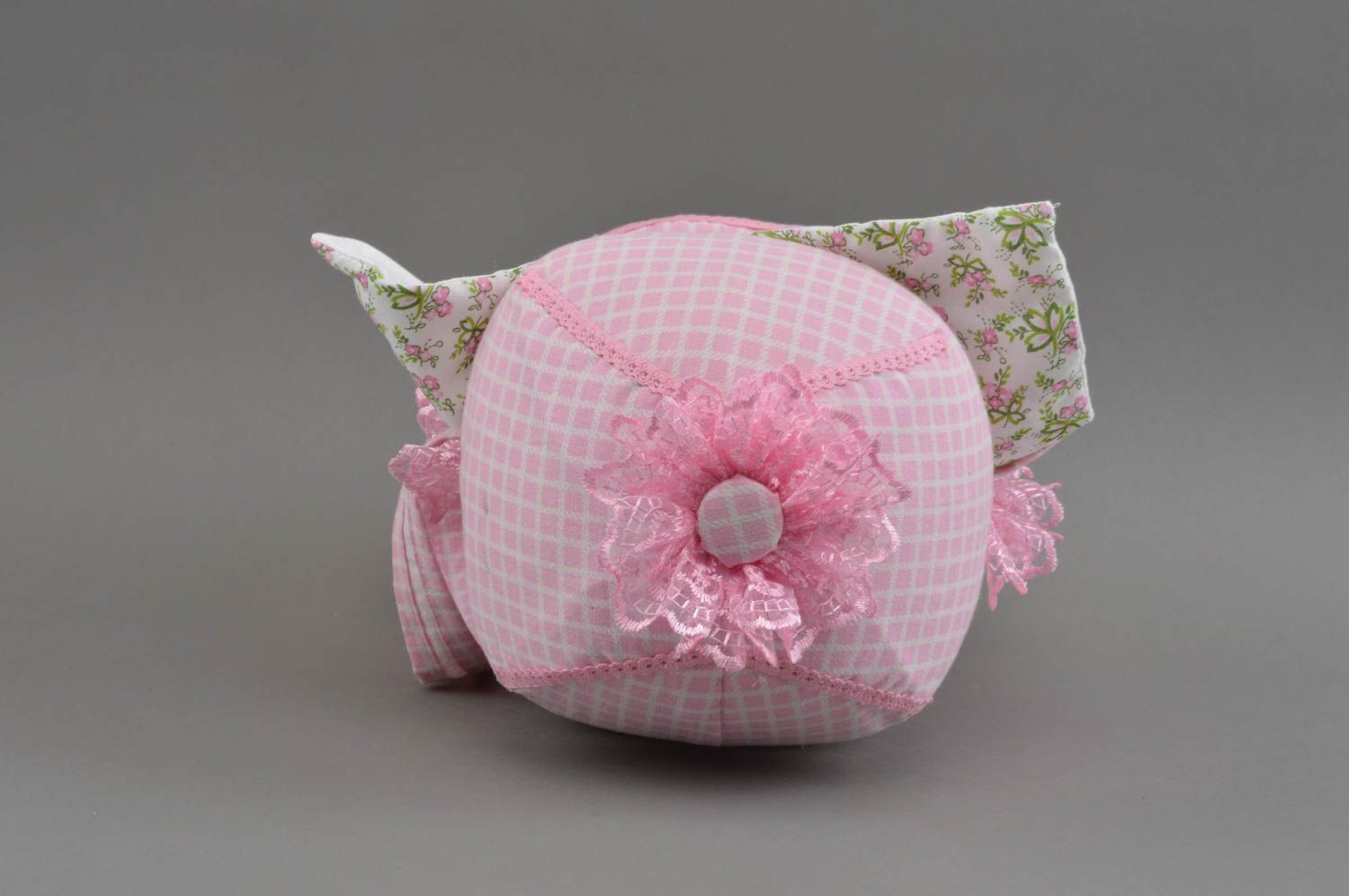 Joli berceau miniature rose en tissu de coton avec literie fait main jouet photo 4