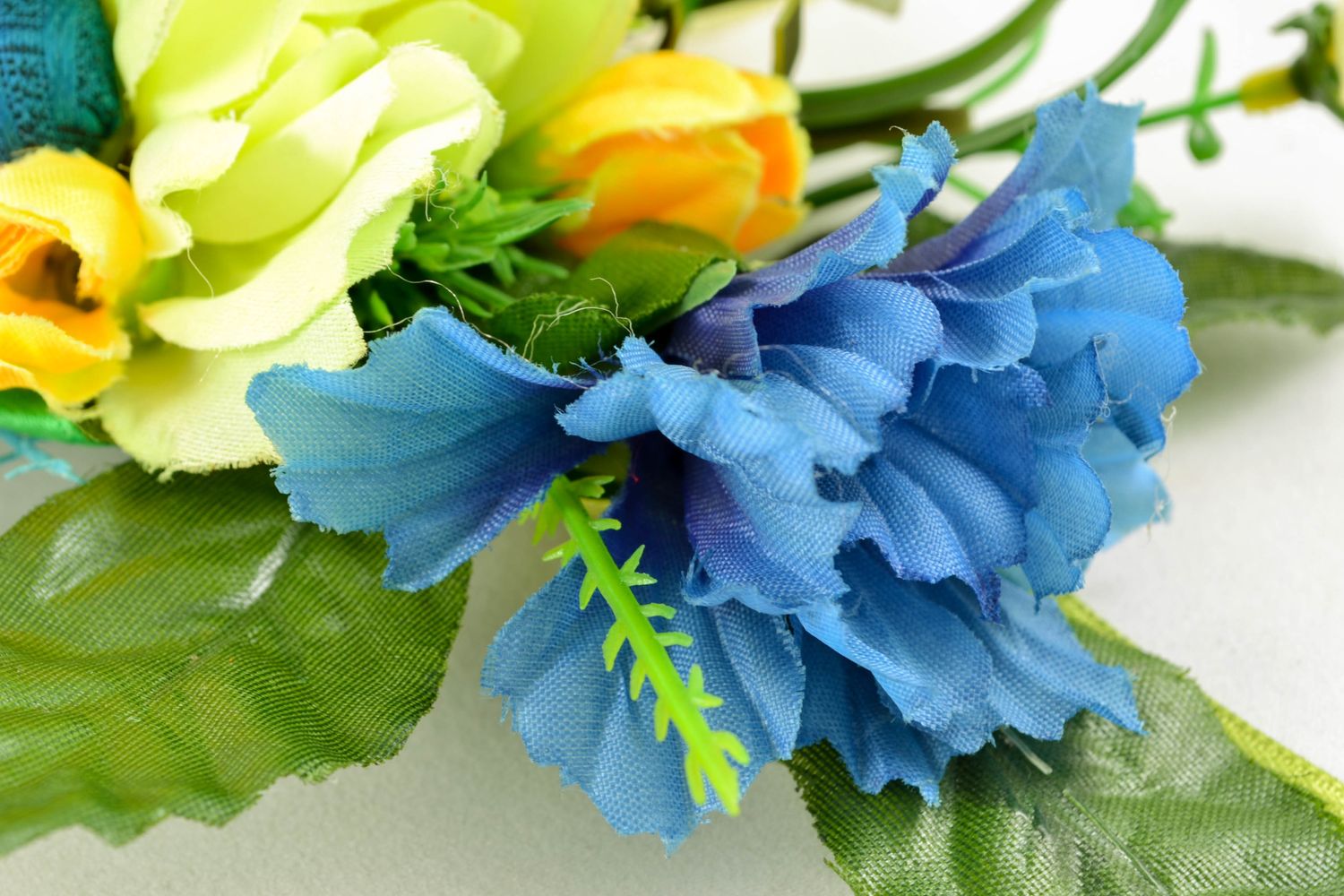 Fleurs artificielles faites main pour panier de Pâques boutonnière photo 3