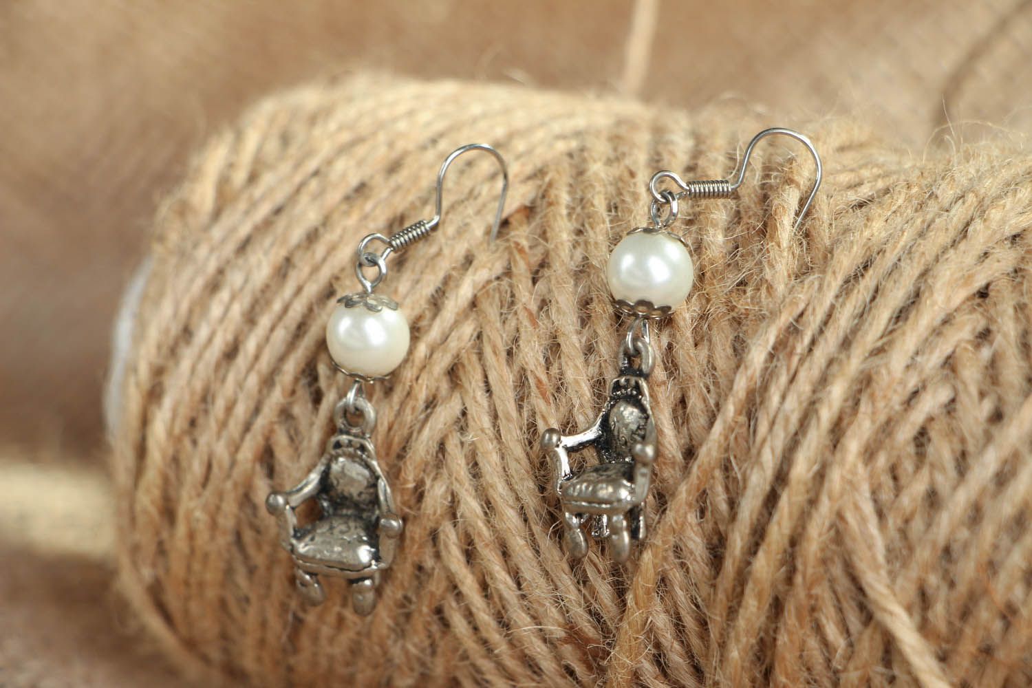Boucles d'oreilles en perles et métal Fauteuils photo 3