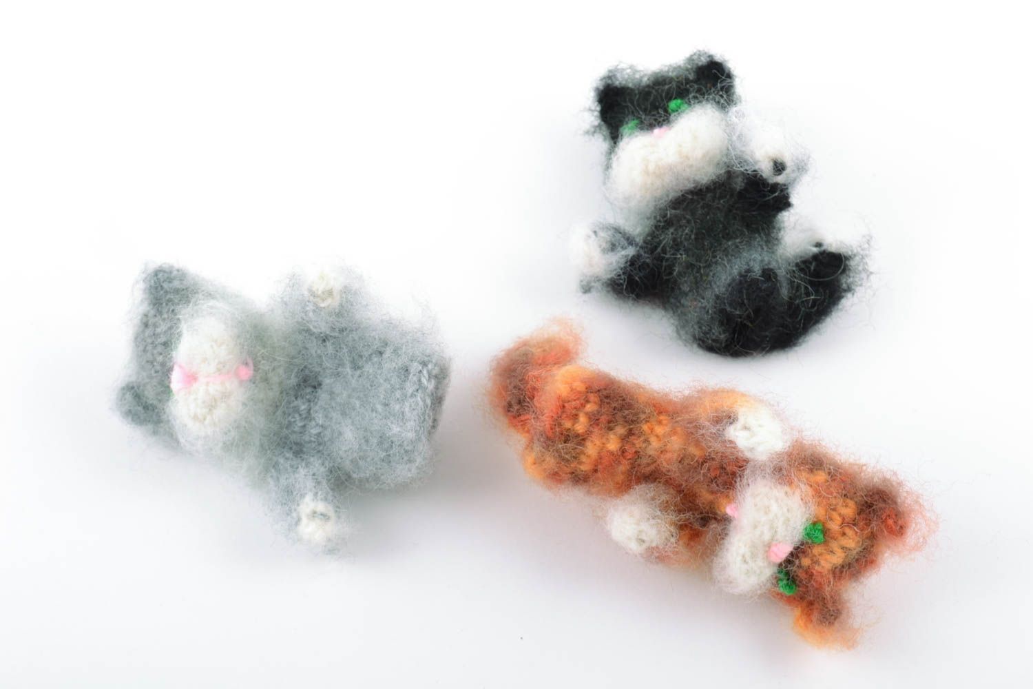 Set de marionnettes à doigts tricotées au crochet en laine faites main 3 pièces photo 3