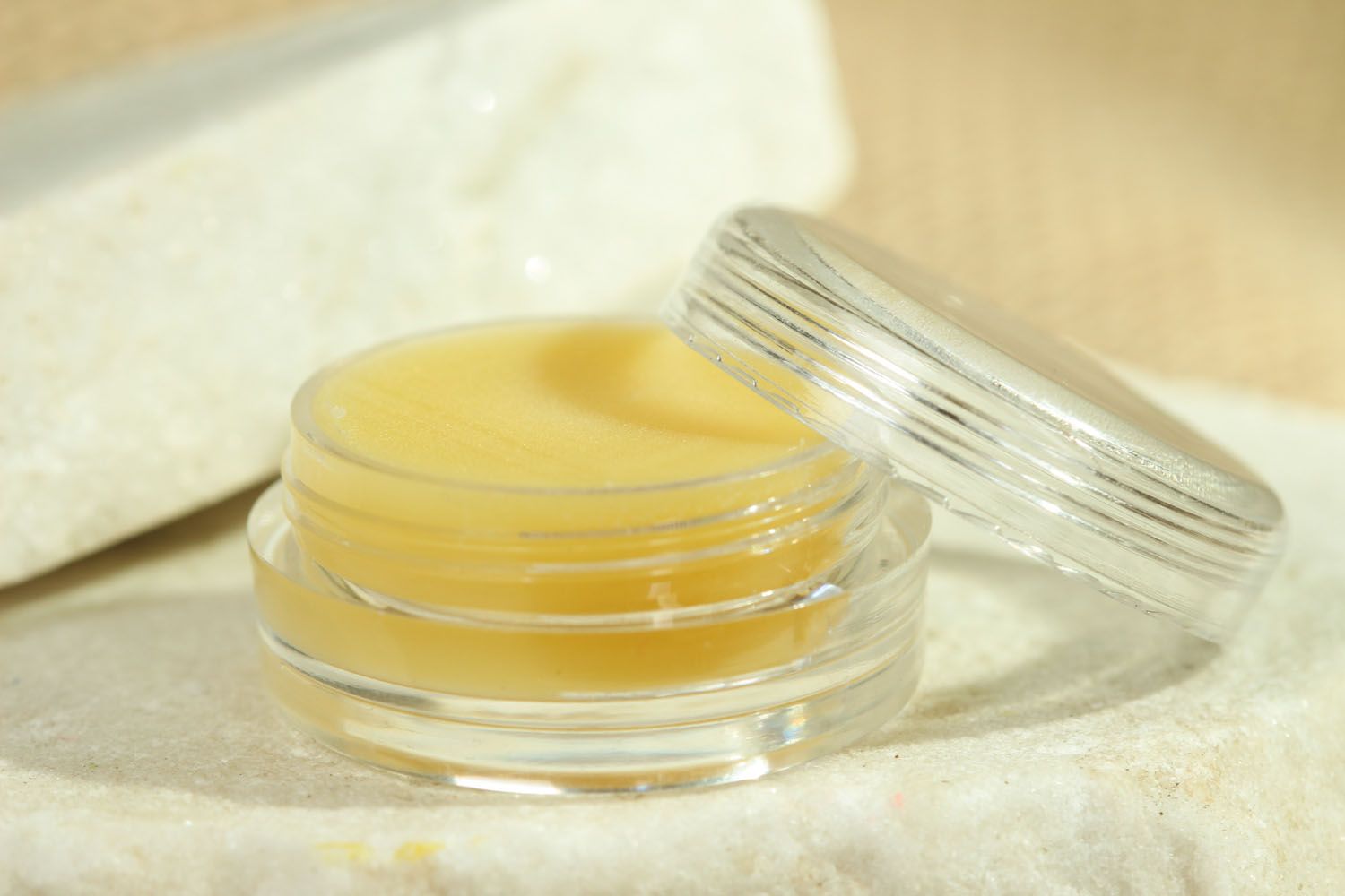 Solid perfume with citrus notes photo 3