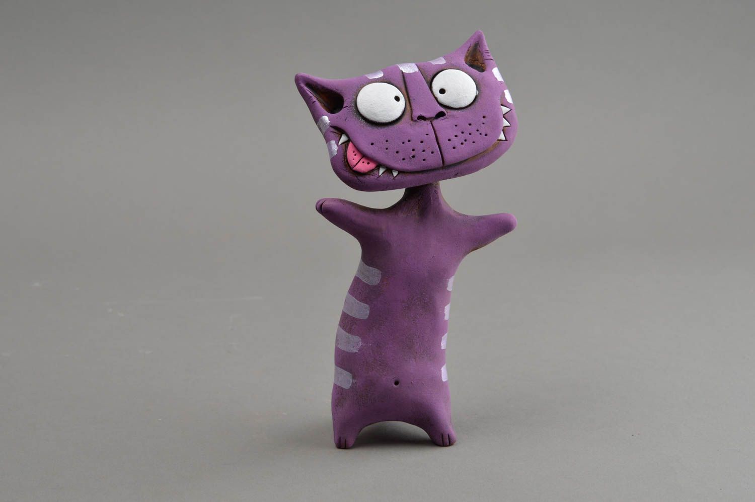 Фиолетовая статуэтка из глины красной ручной работы оригинальная авторская фото 2