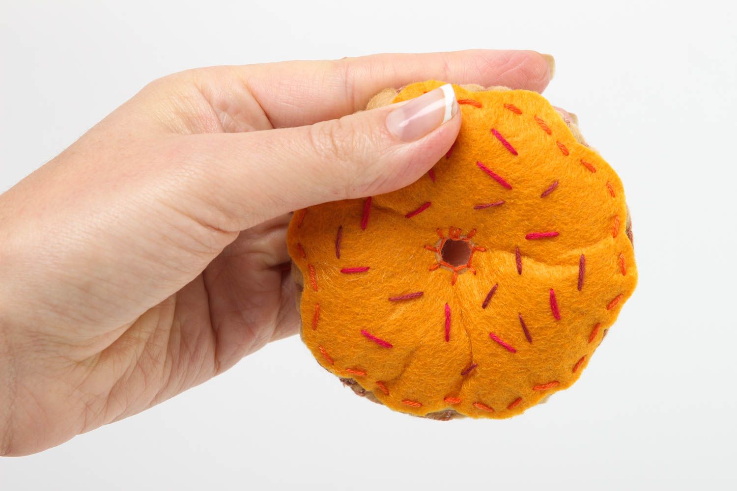 Фетровая игрушка ручной работы игрушка из ткани мягкая игрушка Пончик в глазури фото 5