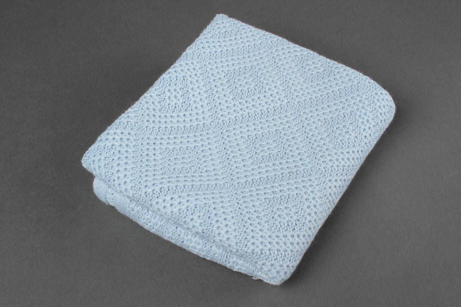 Одеяло ручной работы детское одеяло из пряжи вязаное одеяло голубое красивое фото 5
