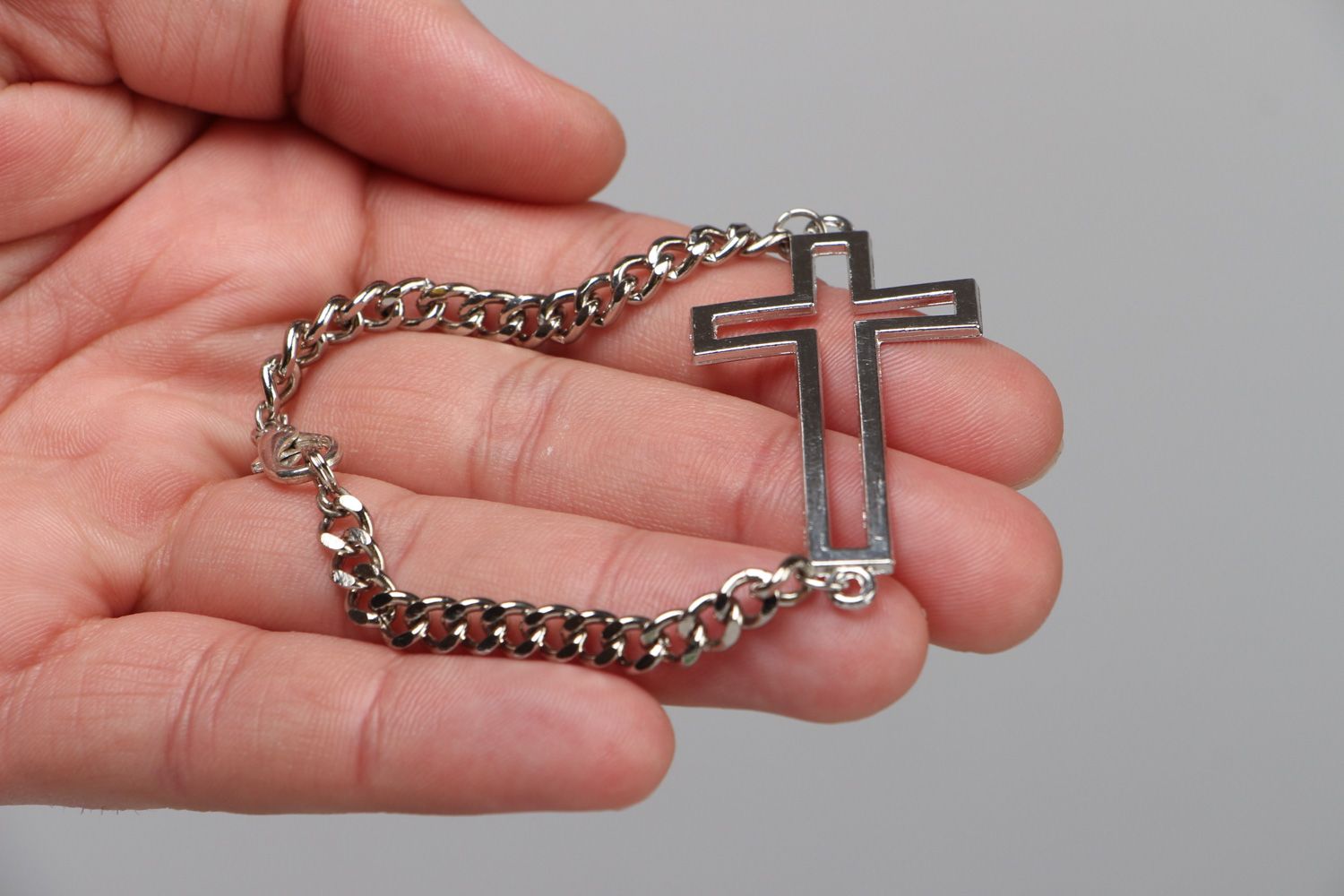Handmade fashionable metal chain wrist bracelet with cross charm for women photo 3