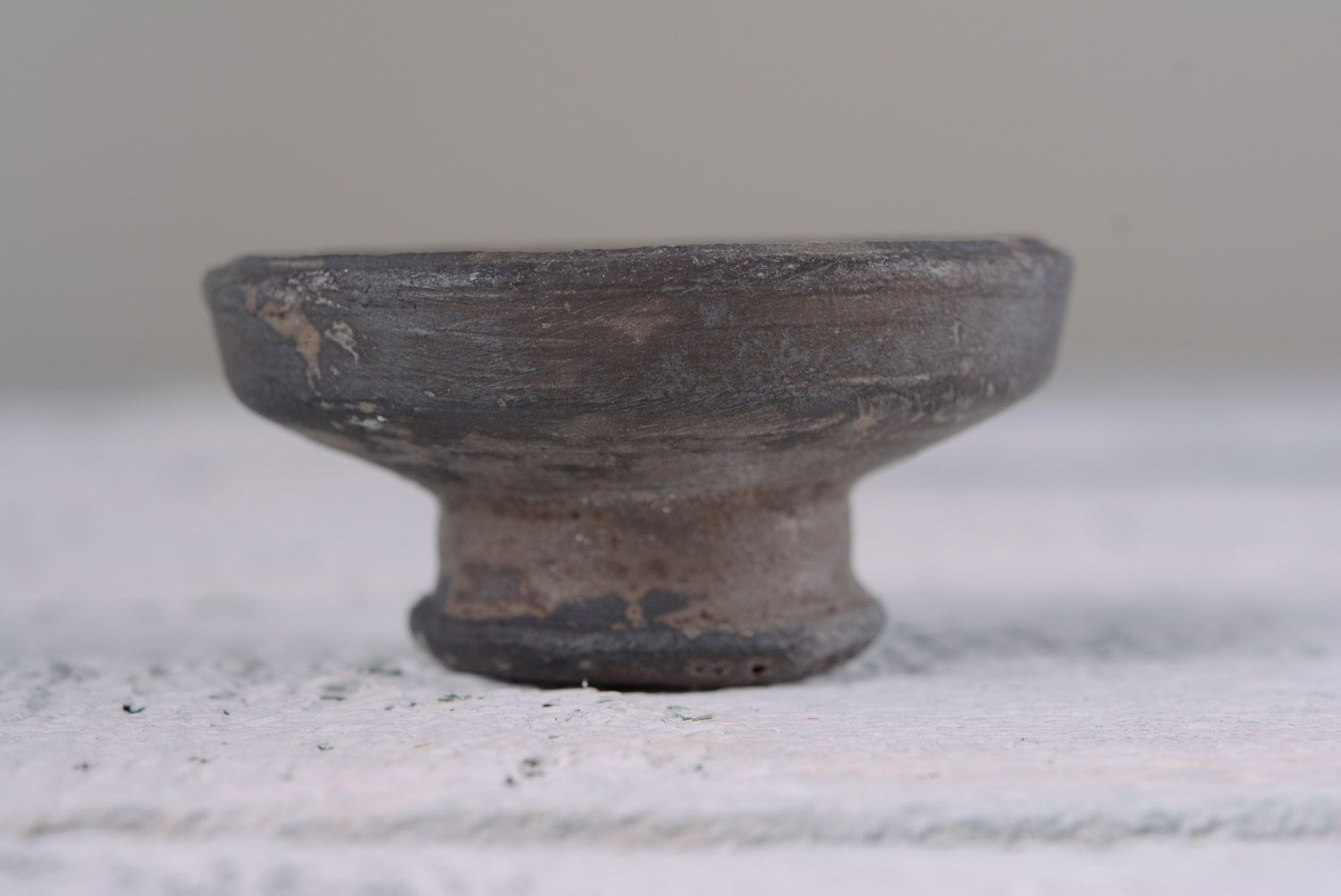Runder Ton Kerzenhalter für Teelicht schwarz geräucherte Keramik handmade originell foto 2