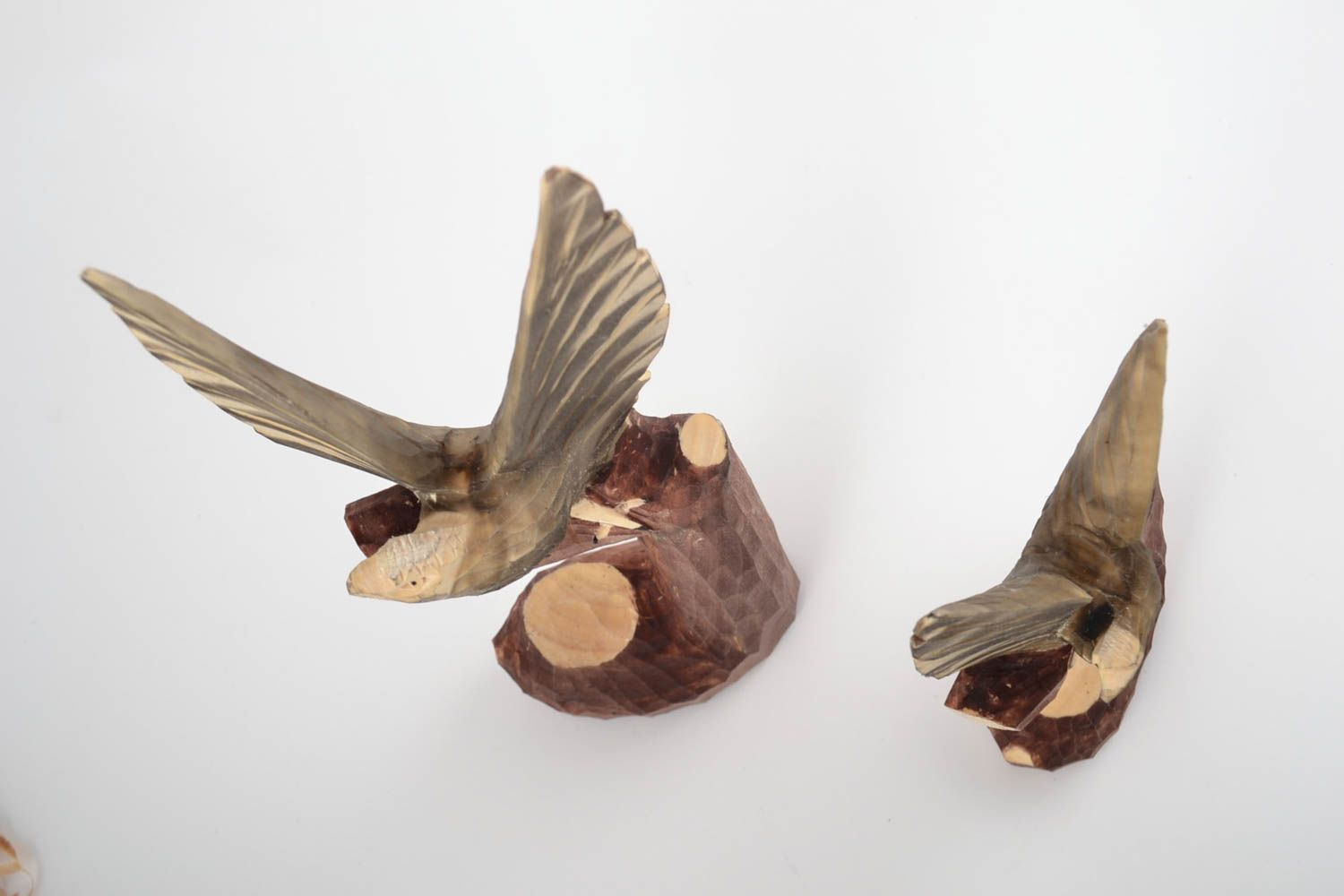 Petites figurines en bois en forme d'aigles sculptées faites main 2 pièces photo 5