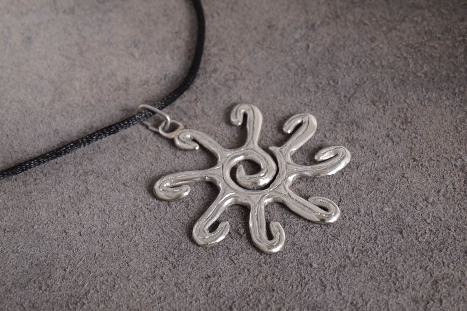 Beautiful handmade metal pendant accessories for girls metal jewelry designs photo 1