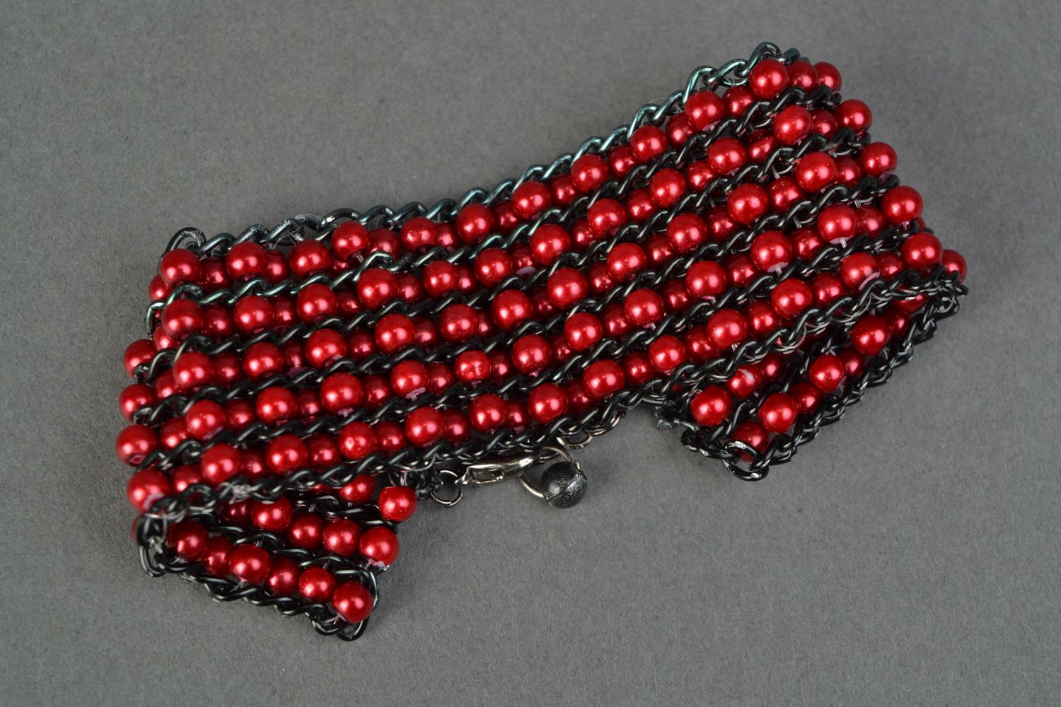 Bracelet en perles fantaisie rouge Obier fait main photo 3