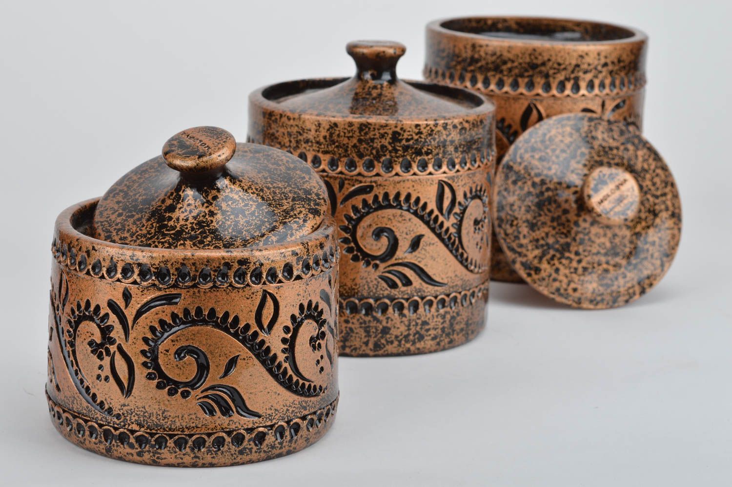 Набор керамических емкостей для сыпучих из 3 изделий с орнаментом в этно стиле фото 2