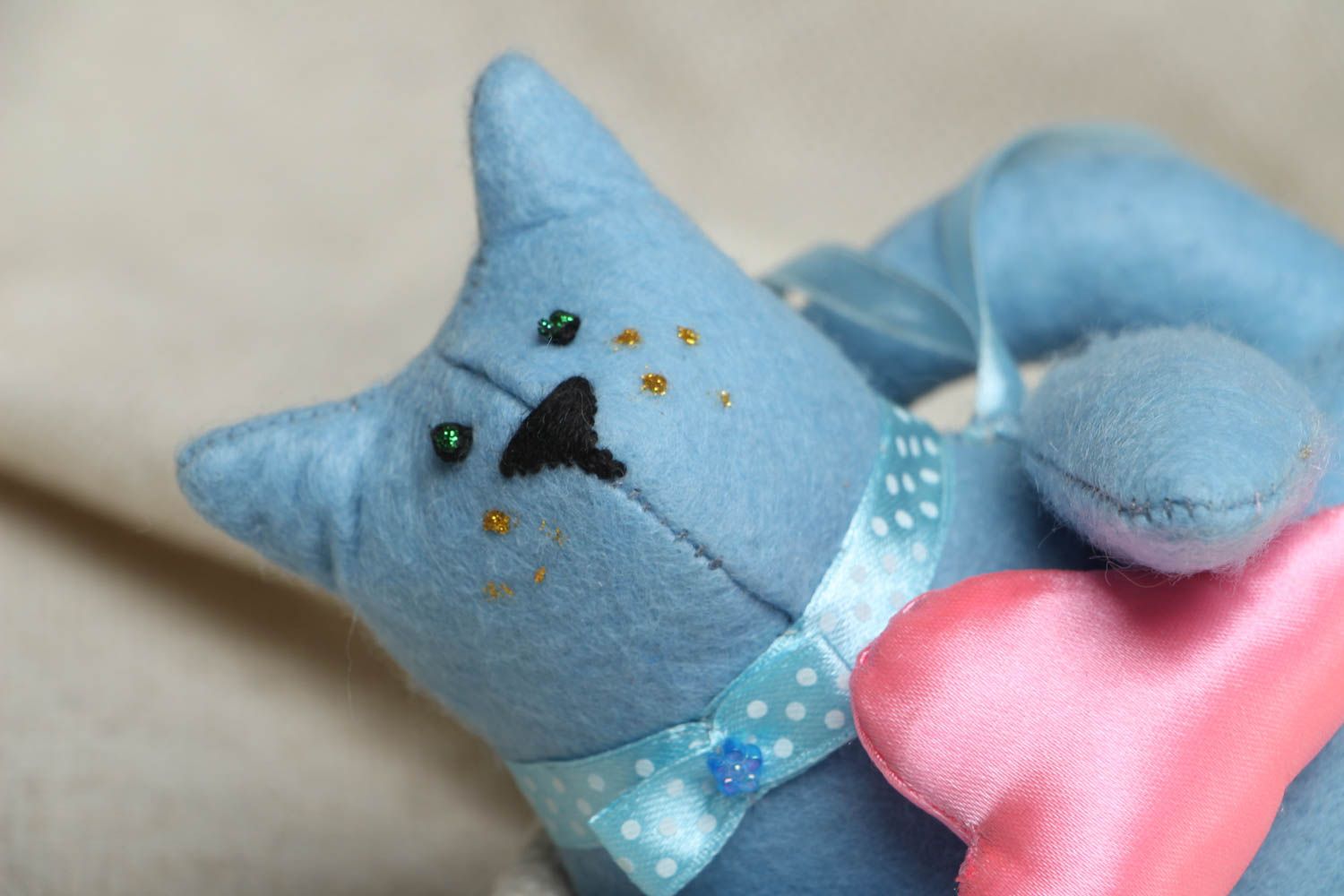 Мягкая игрушка в виде голубого кота фото 2