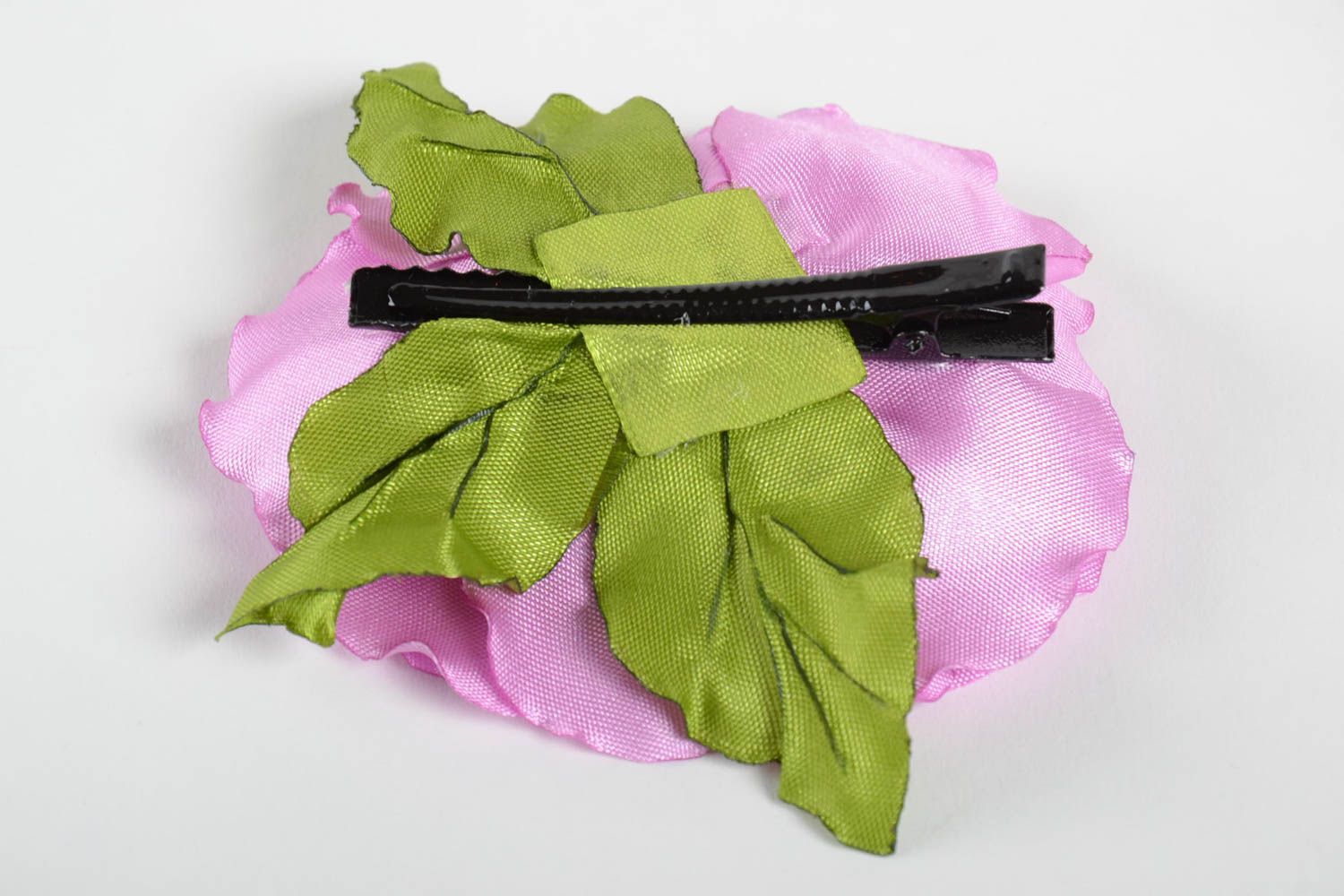 Оригинальная заколка для волос с виде цветка мака из атласных лент хенд мейд фото 3