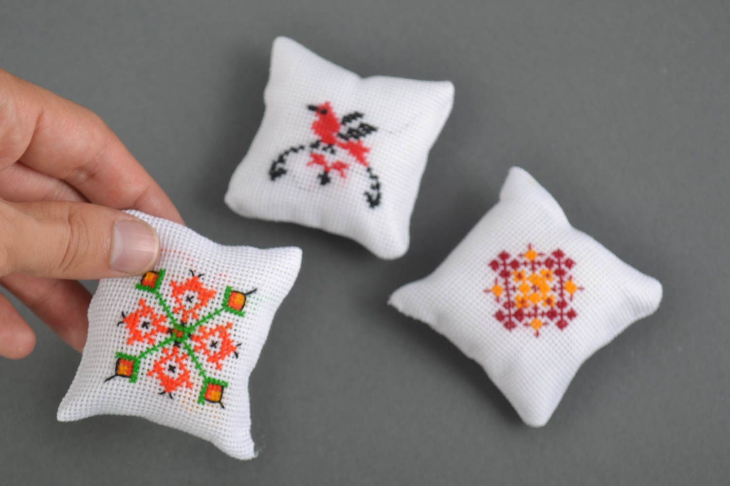 Handmade pin cushions sewing accessories 3 needle holders embroidery supplies photo 2