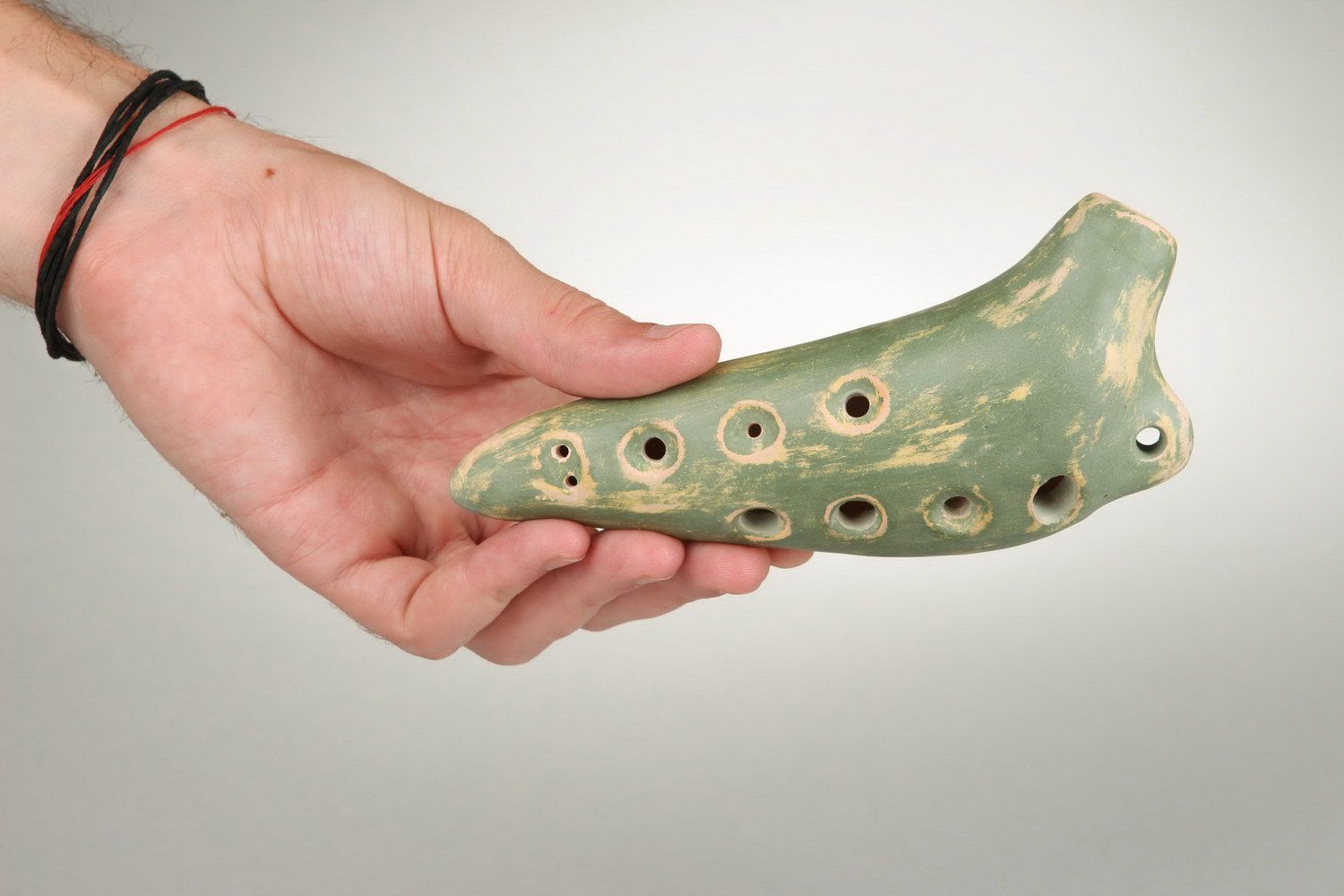 Keramik-Okarina, eine Pfeife mit 8 Löchern foto 5