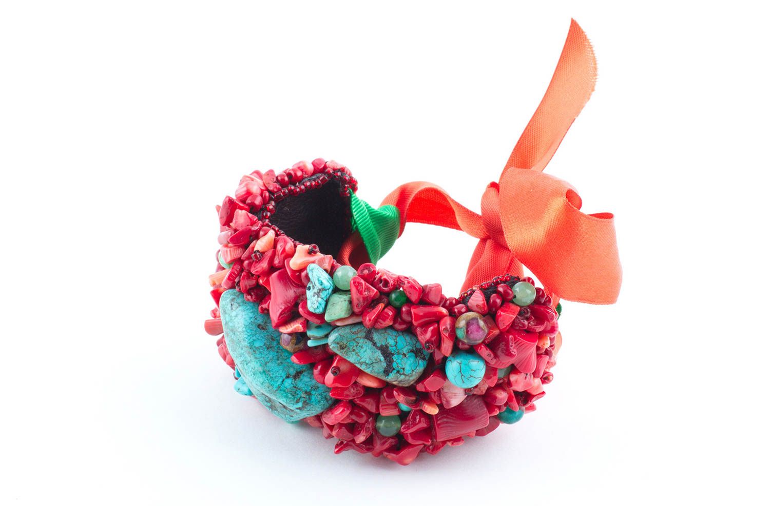 Браслет ручной работы женское украшение из говлита и коралла красивый браслет фото 5