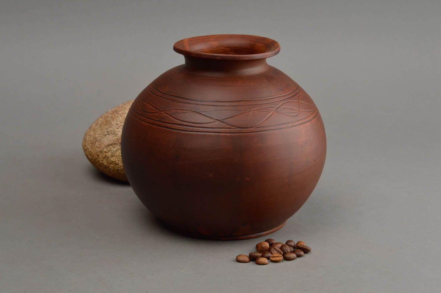 Vase en argile marron avec ornements fait main décoratif de design 60 cl photo 1