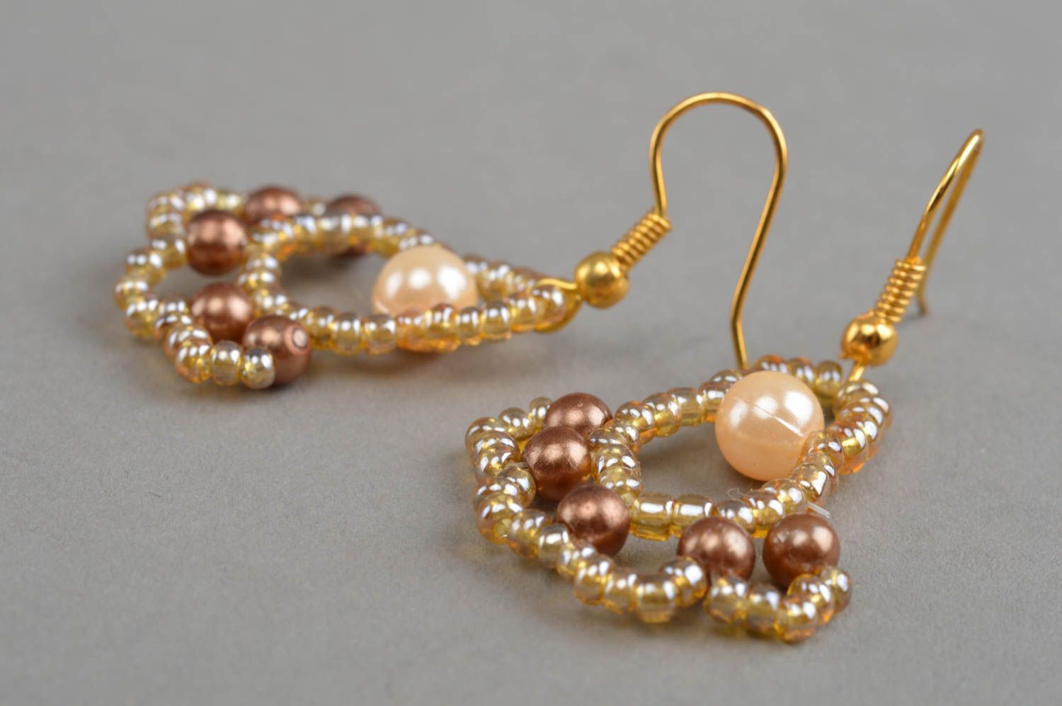 Handmade Ohrringe aus Glasperlen und Kunstperlen für zierliche elegante Damen foto 3