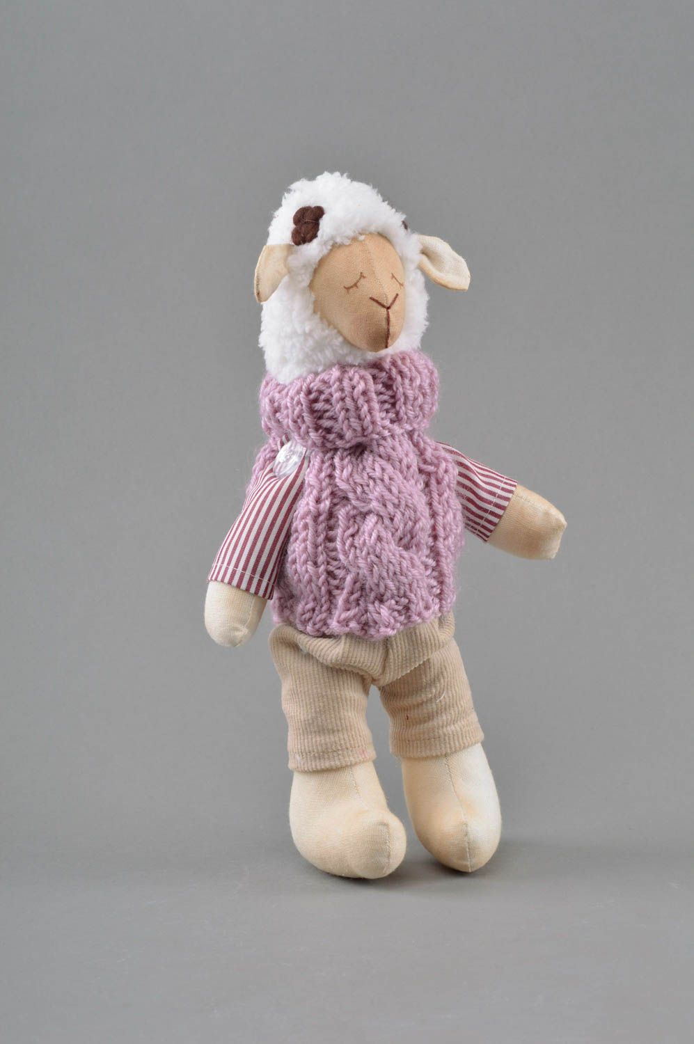 Peluche mouton en coton vêtu d'un pull mauve faite main cadeau pour enfant photo 1