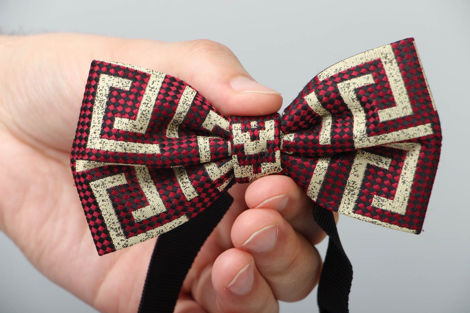 Bow tie with geometric pattern photo 4