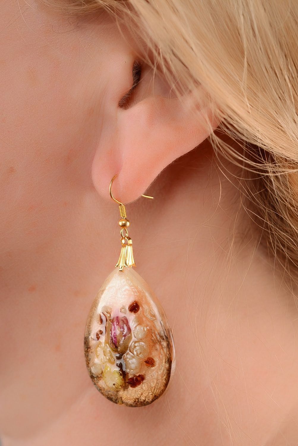 Acrylic earrings with dried flowers photo 3