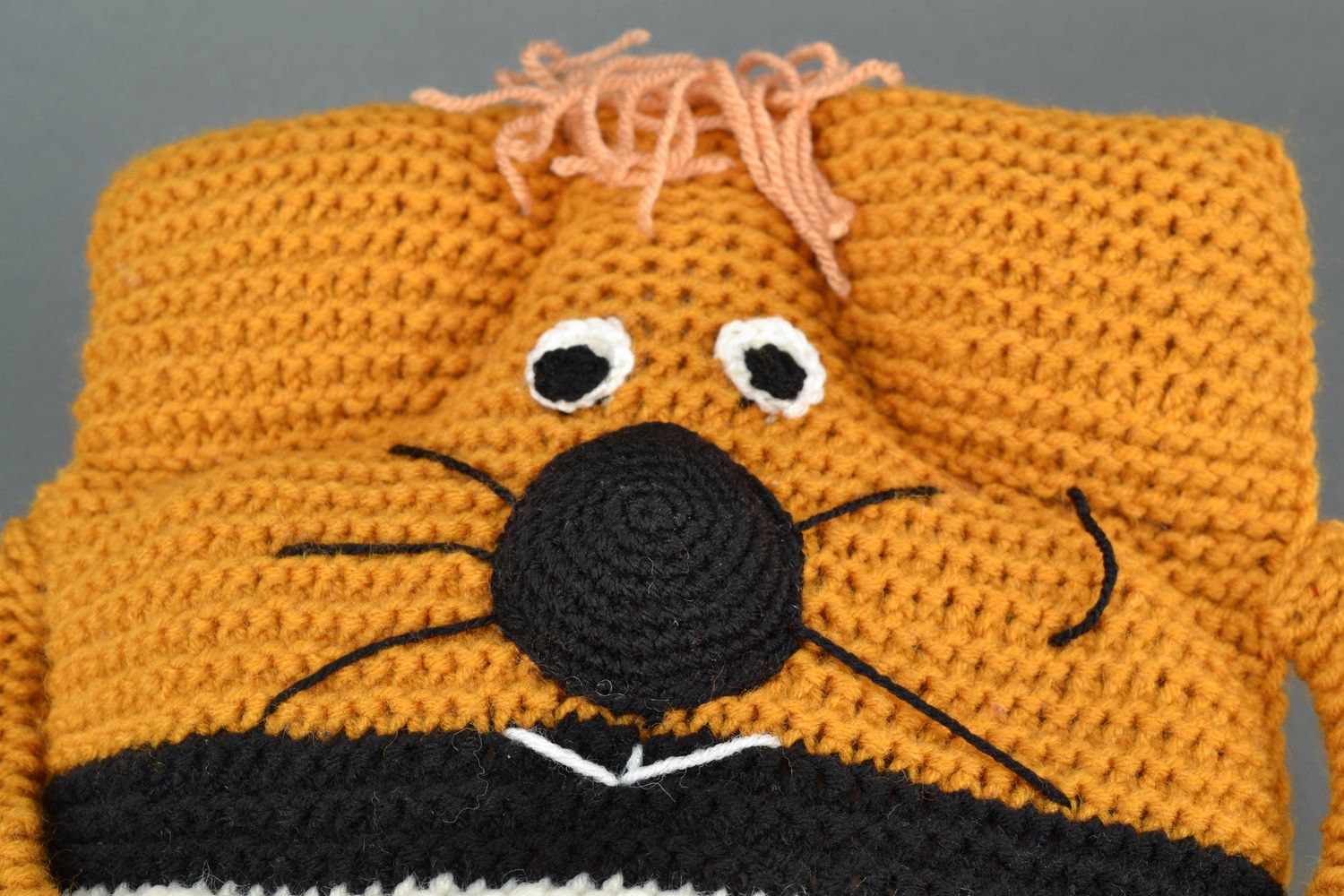 Doudou coussin tricoté en forme de chat photo 3