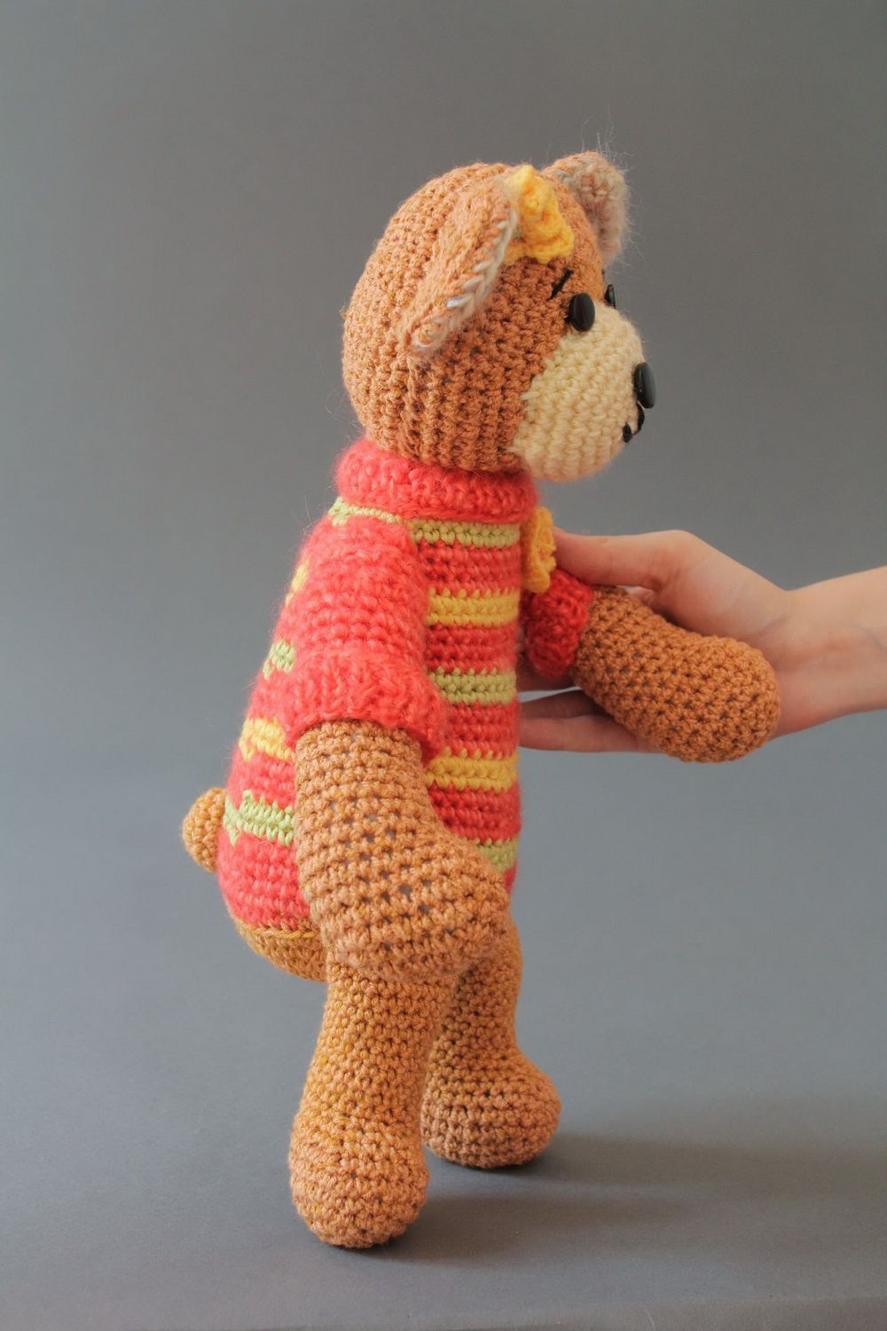 Giocattolo a maglia fatto a mano pupazzo a forma di orsetto a uncinetto
 foto 4