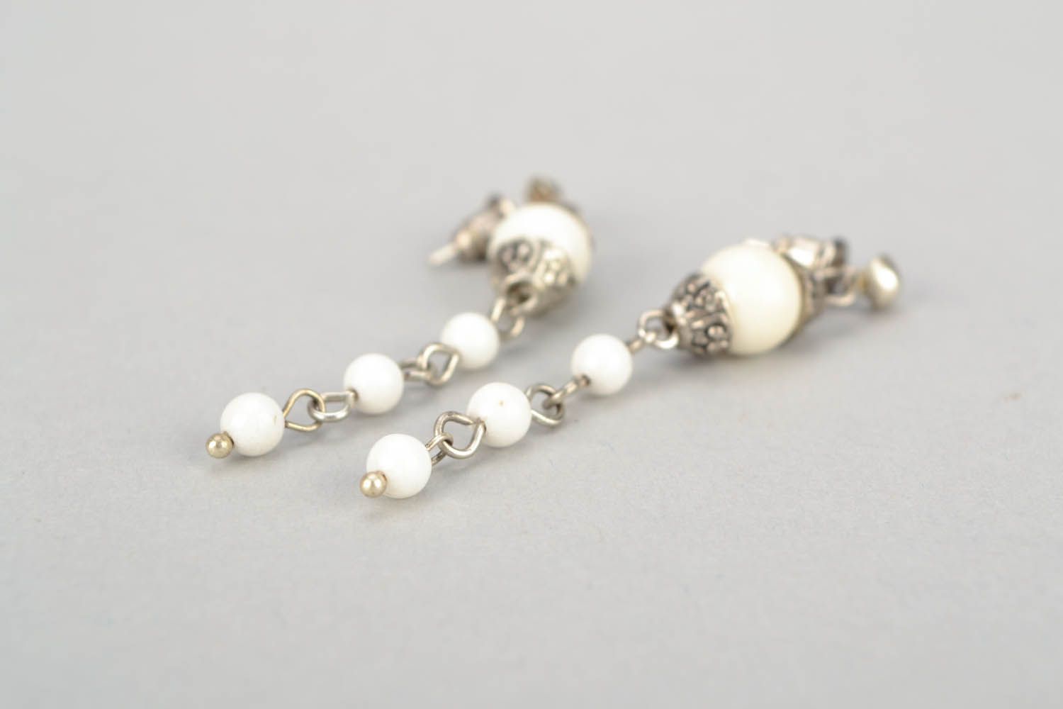 Boucles d'oreilles avec agate et perles plastiques  photo 4