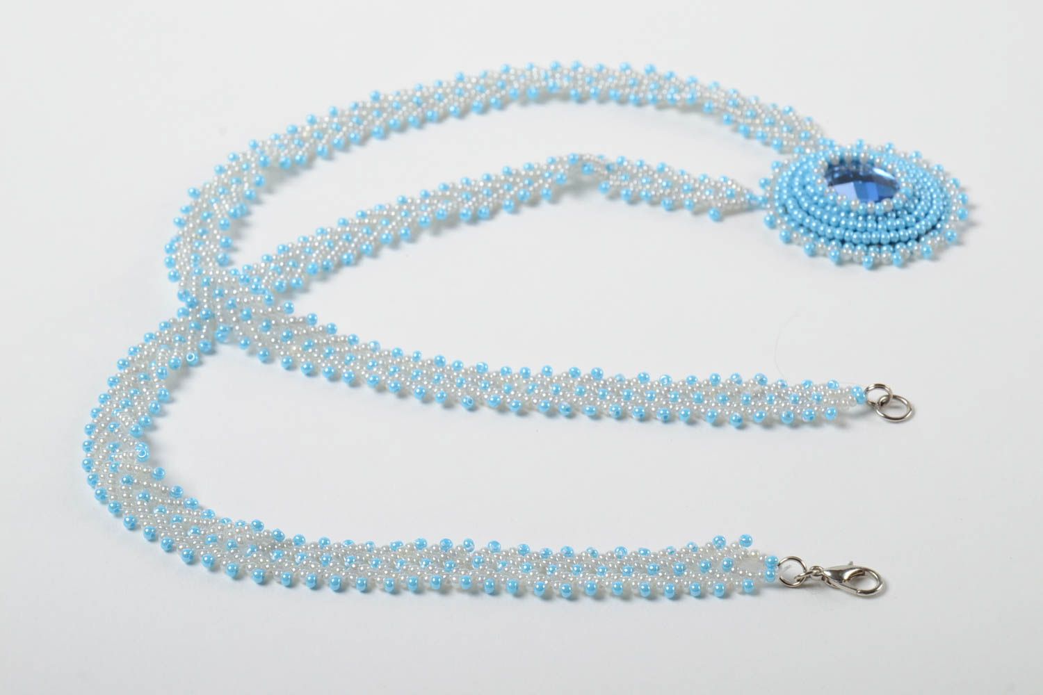 Handmade Halskette mit Anhänger Schmuck aus Rocailles Frauen Accessoire blau foto 3