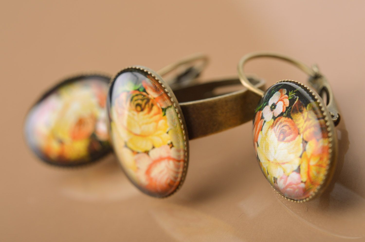 Handmade Schmuck Set aus Metall Ohrringe und Ring mit Muster im Glas für Damen foto 4