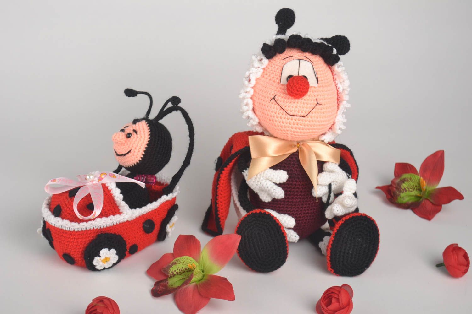 Handmade gehäkeltes Kuscheltier Spielzeug Marienkäfer Geschenk Idee für Kinder foto 1