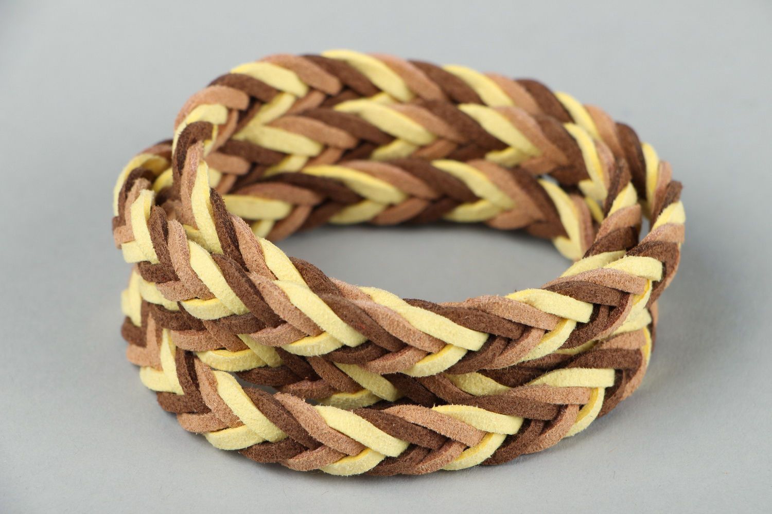 Bracelet braided of suede photo 2