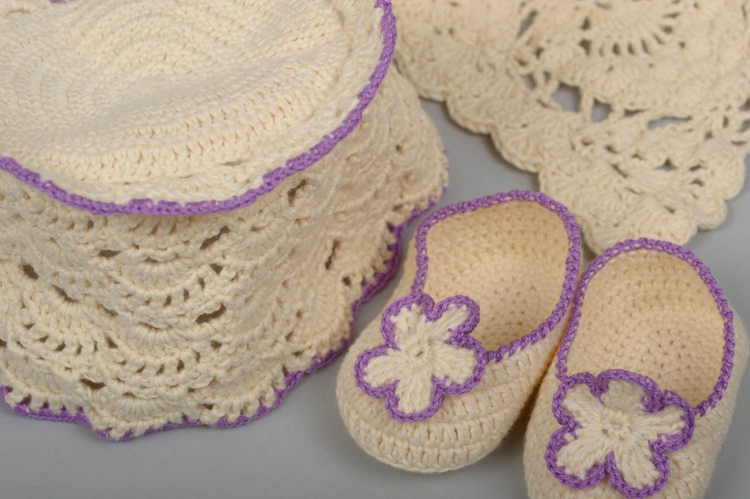Beautiful handmade crochet baby booties baby blanket baby hat baby accessories photo 2