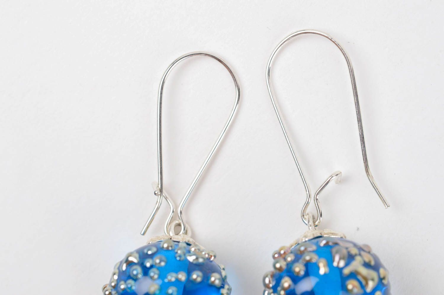 Handmade Designer Schmuck Accessoire für Frauen Glas Ohrringe blaue Kugeln foto 3