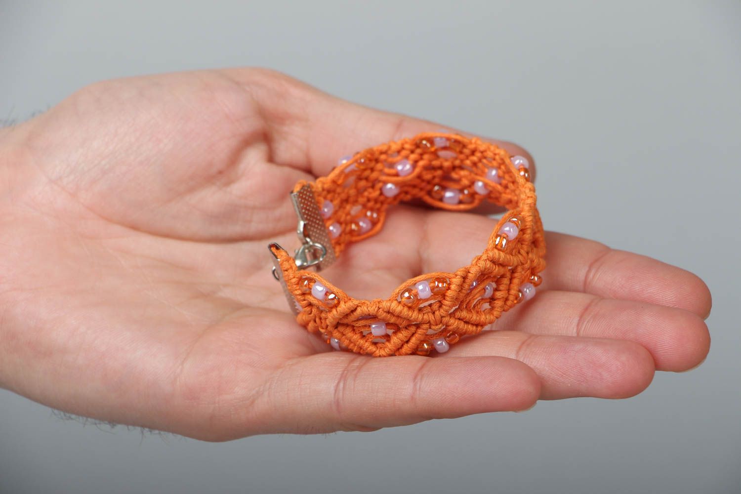 Bracelet tressé orange en macramé fait main  photo 4