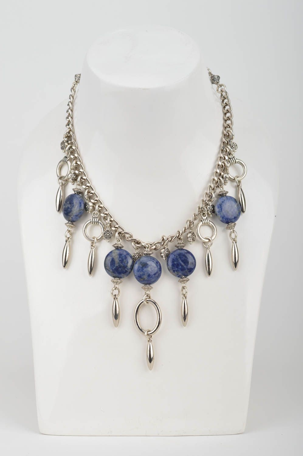 Handgeschaffene modische stilvolle Metall Halskette mit Perlen Gewitterhimmel foto 3