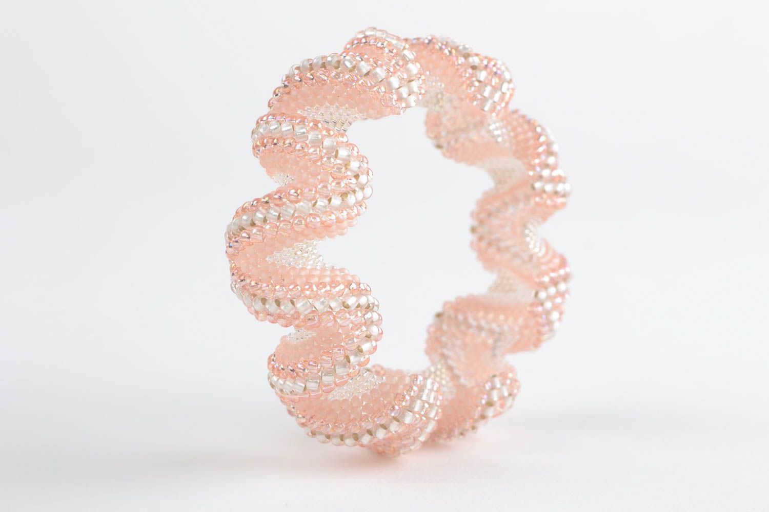 Bracelet large rose Bijou fait main en perles de rocaille élégant Cadeau femme photo 3