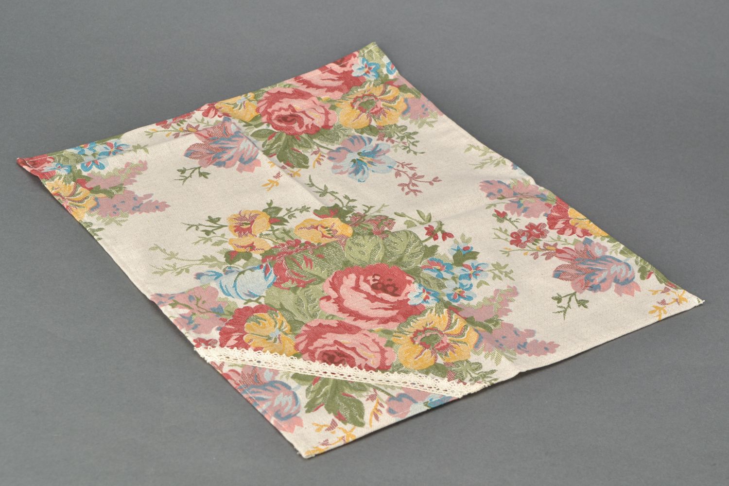 Napperon carré en tissu coloré avec dentelle décoratif fait main pour table photo 4