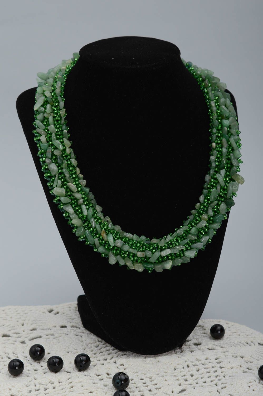 Collier perles de rocaille Bijou fait main néphrite Accessoire pour femme photo 1