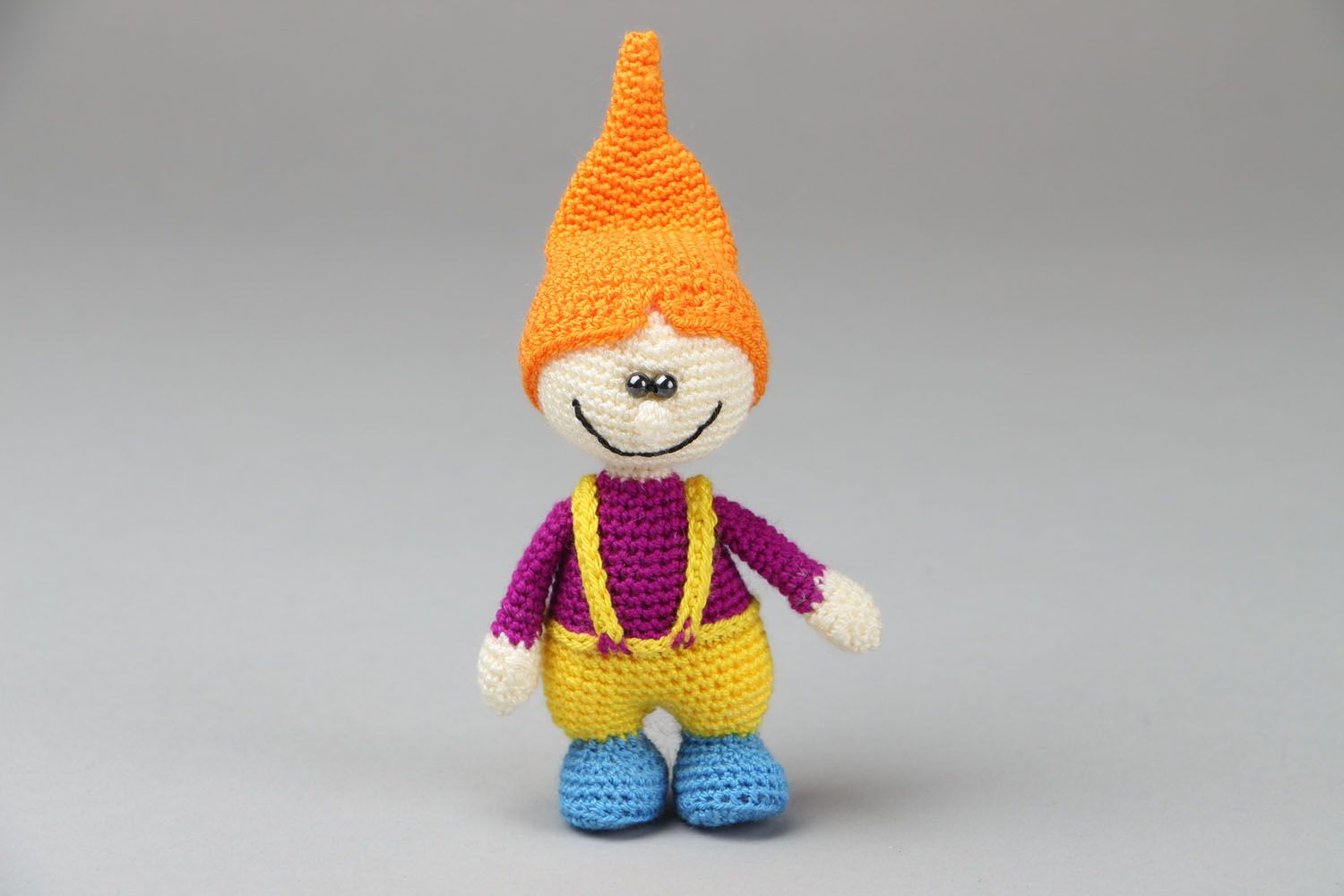 Petite poupée Gnome tricotée au crochet photo 1