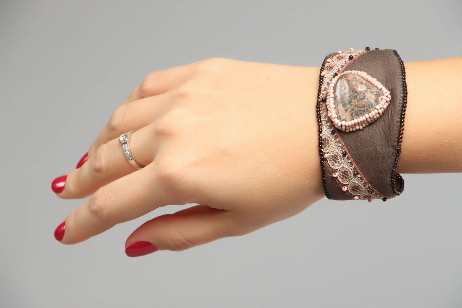 Leather bracelet with lace photo 4