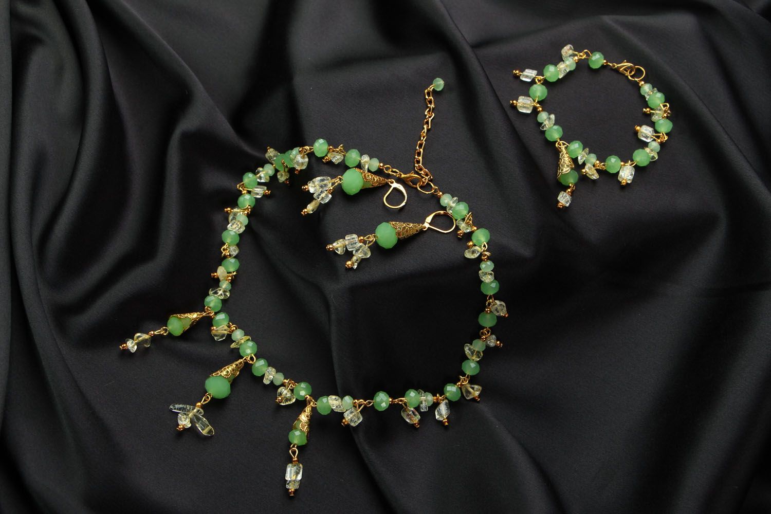 Jewelry set with natural stones photo 1