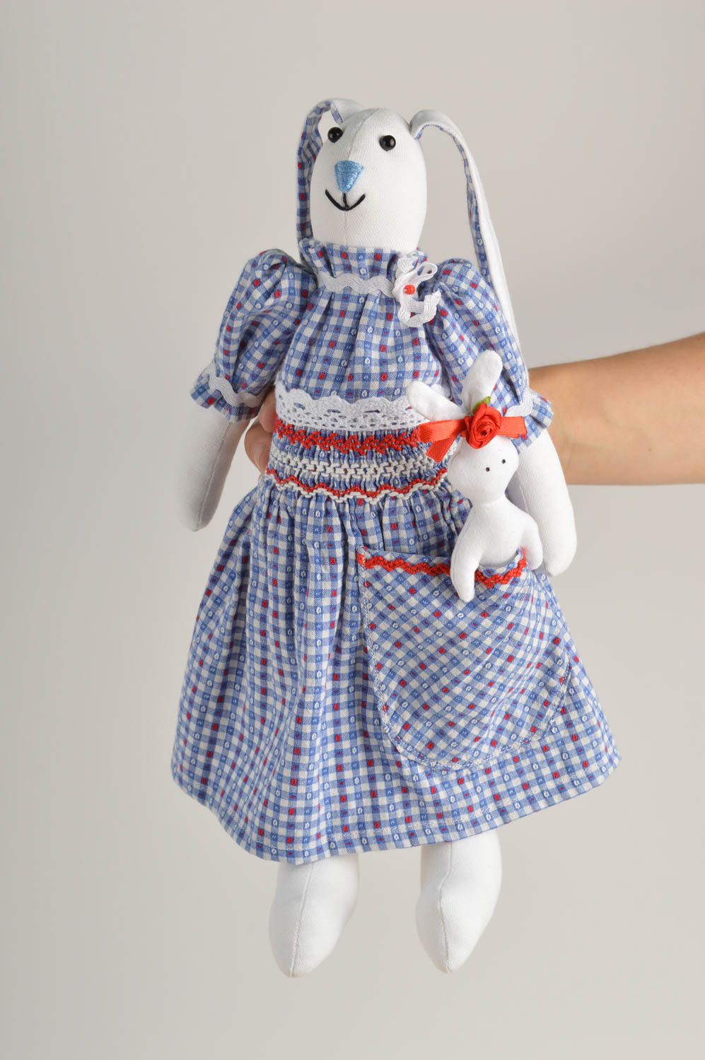 Игрушка ручной работы игрушка заяц клетчатом платье оригинальная игрушка фото 5