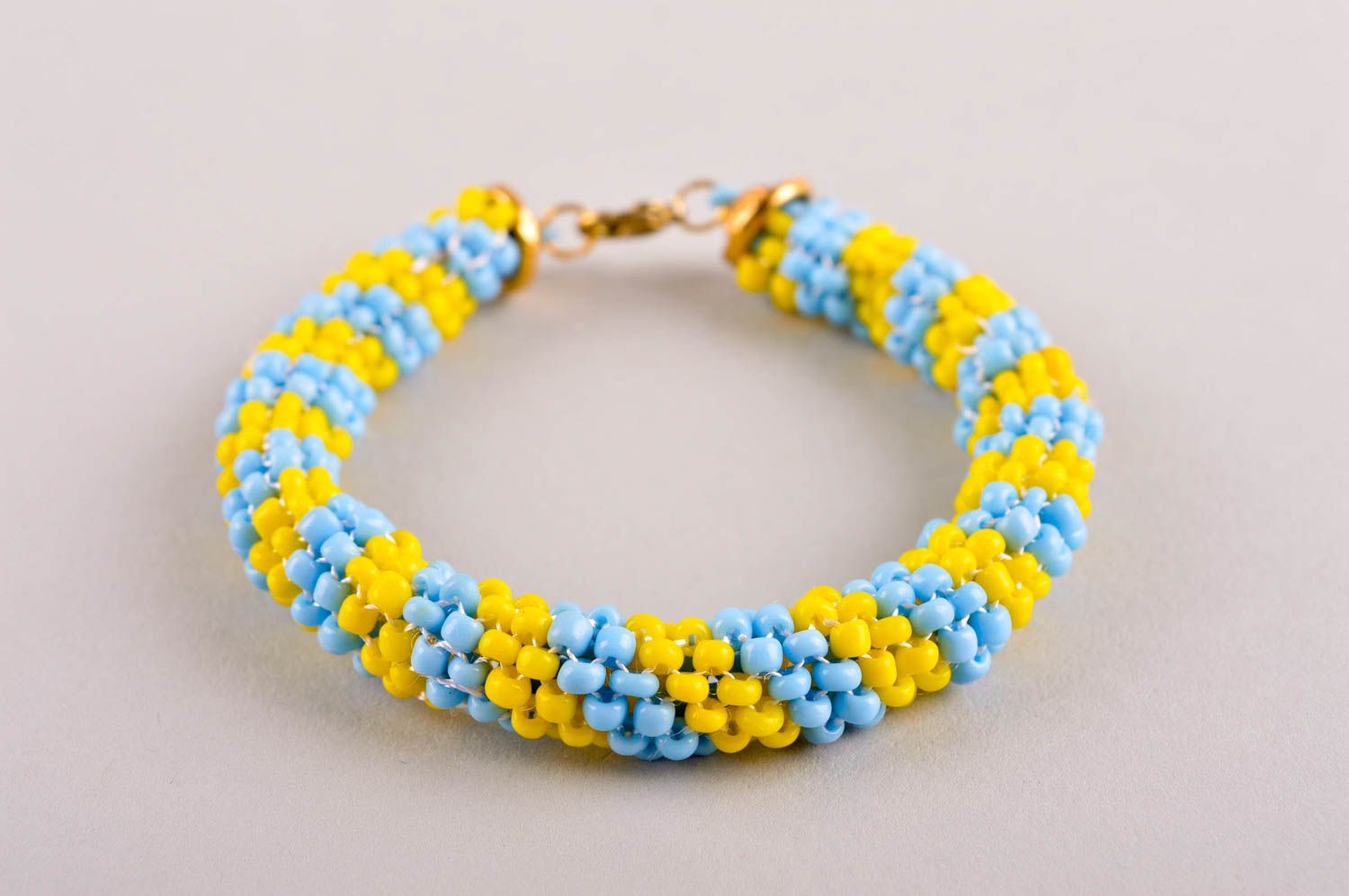Bracelet tendance Bijou fait main bicolore en perles de rocaille Cadeau femme photo 2
