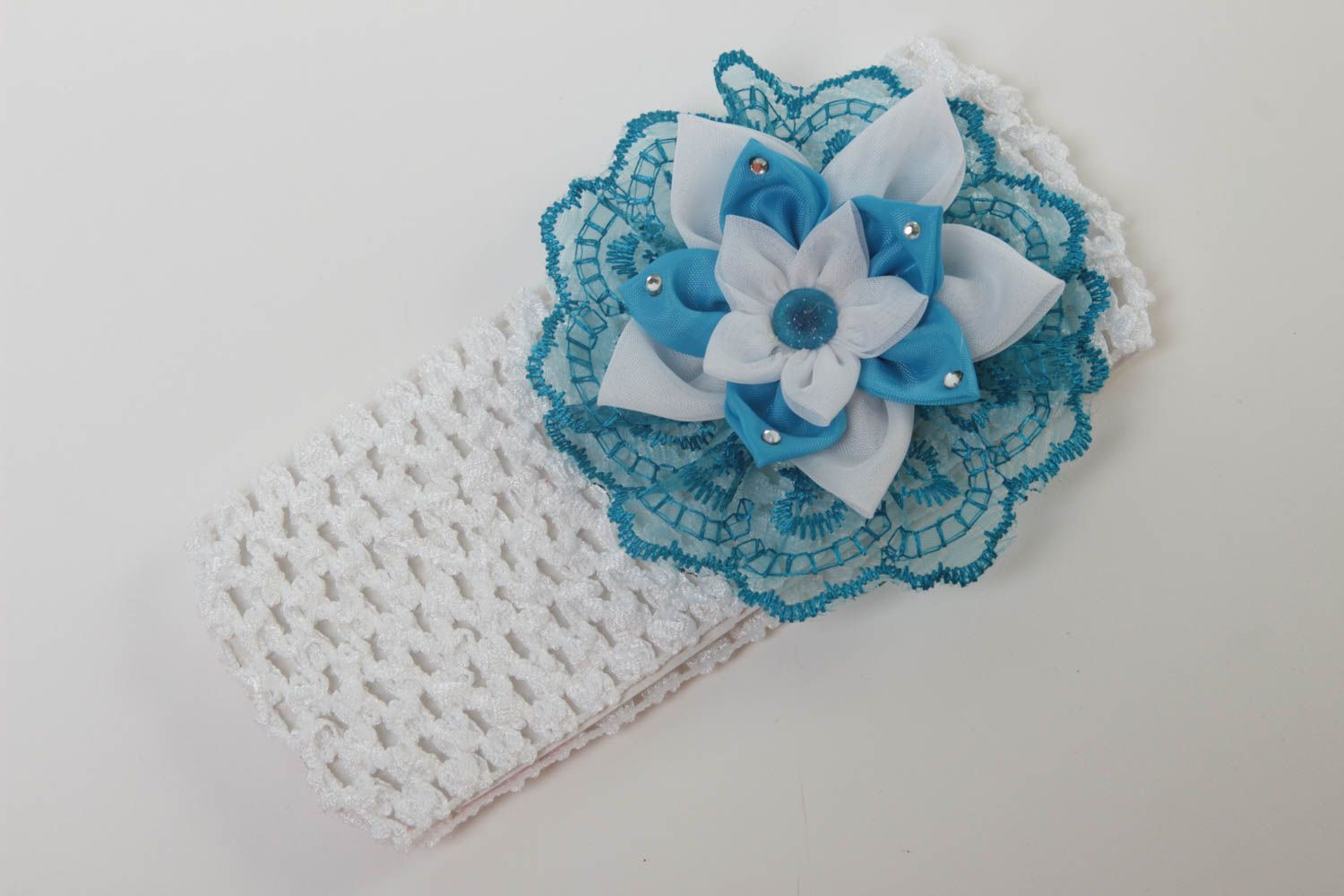 Handmade Haarband mit Blume Mädchen Haarschmuck Mode Accessoire mit Spitze weiß foto 2