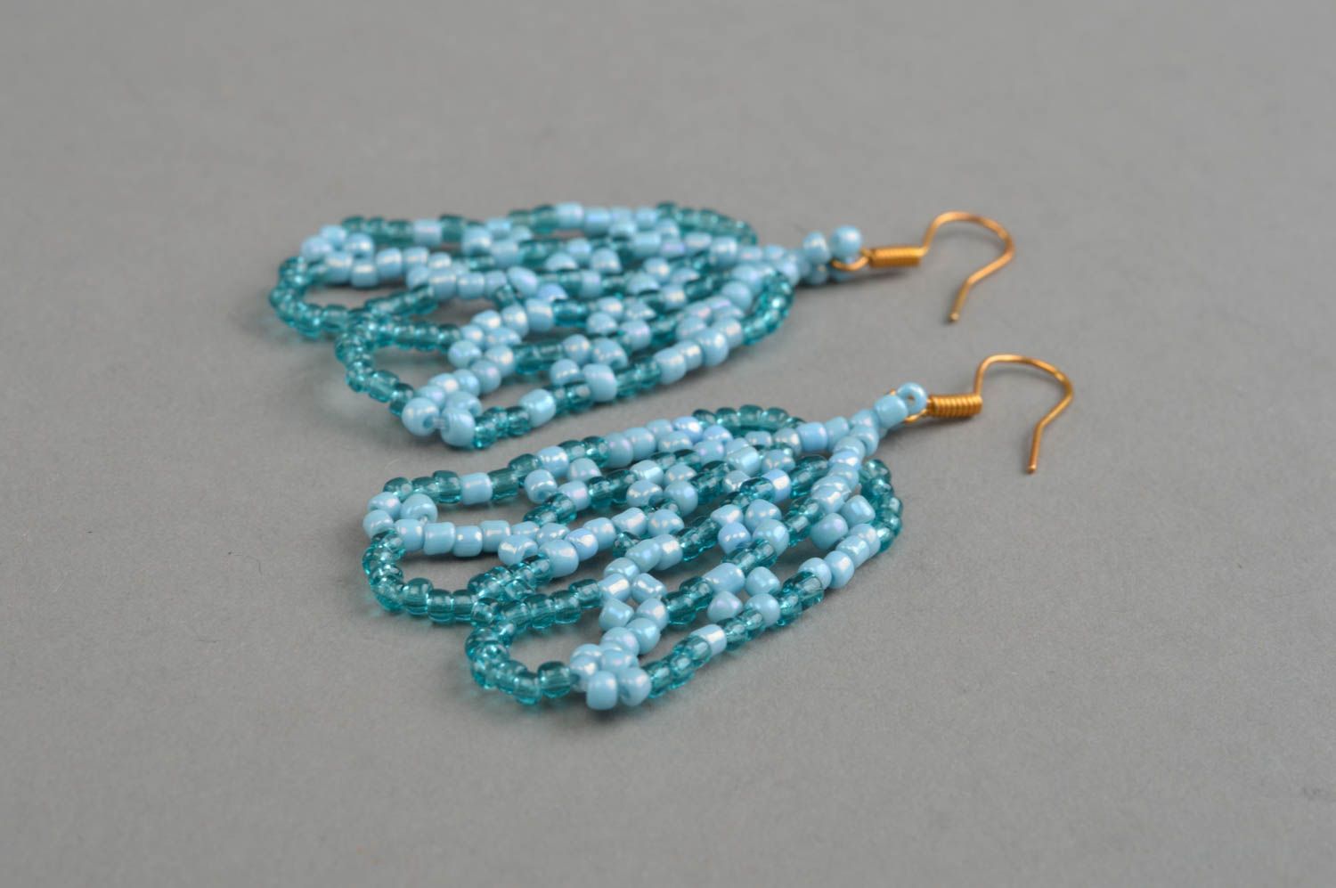 Schöne große lange Ohrringe aus Rocailles Perlen handgemacht türkis blau foto 3