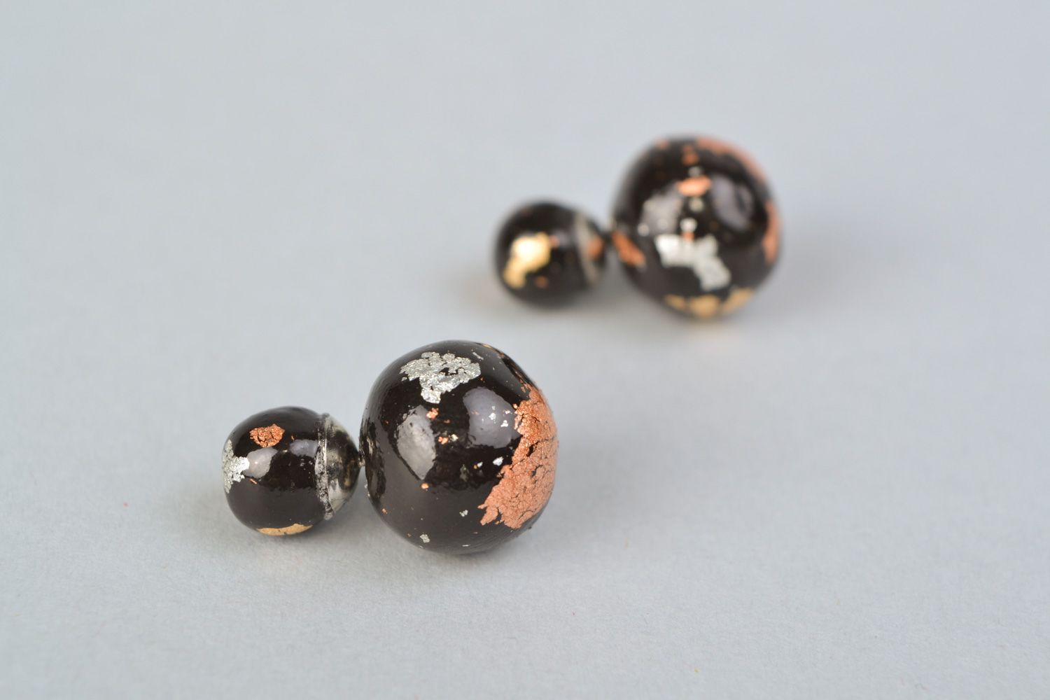 Handmade polymer clay stud earrings of round shape of black color for women photo 5