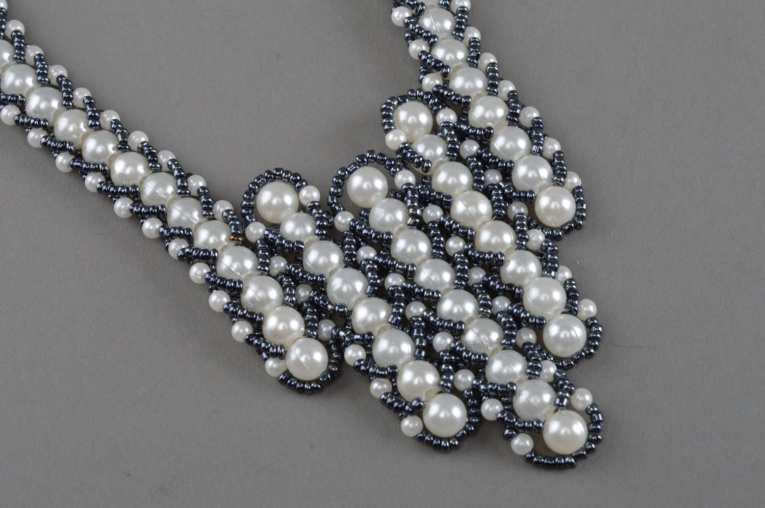 Schönes handgemachtes Collier aus Glasperlen und Perlen Geschenk für echte Dame foto 4