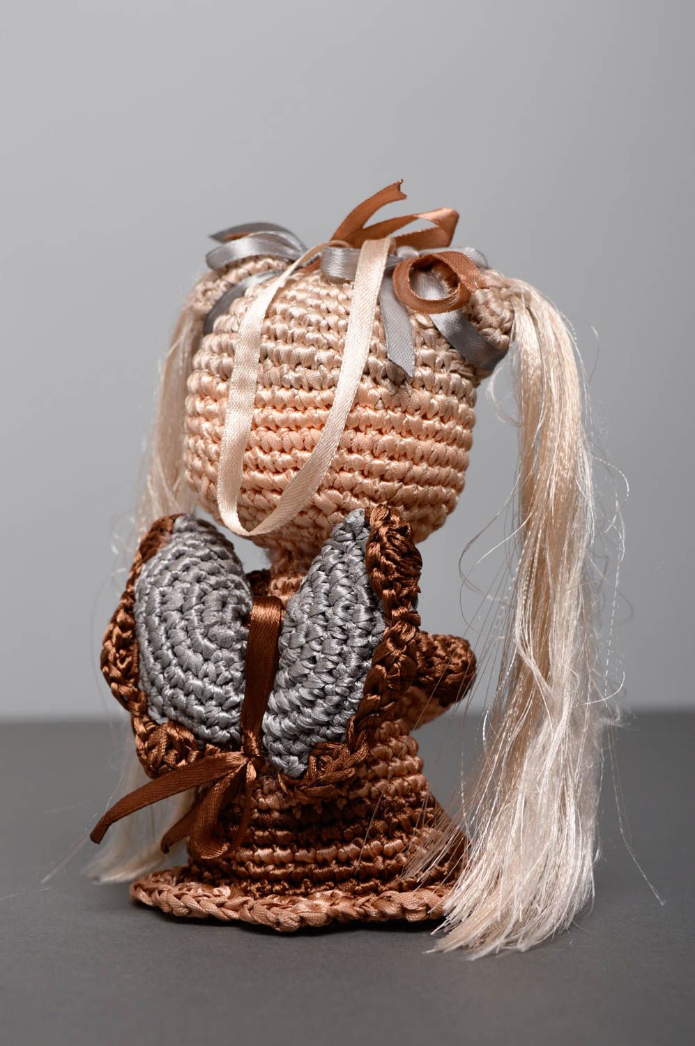 Poupée décorative tricotée avec clochette  photo 5