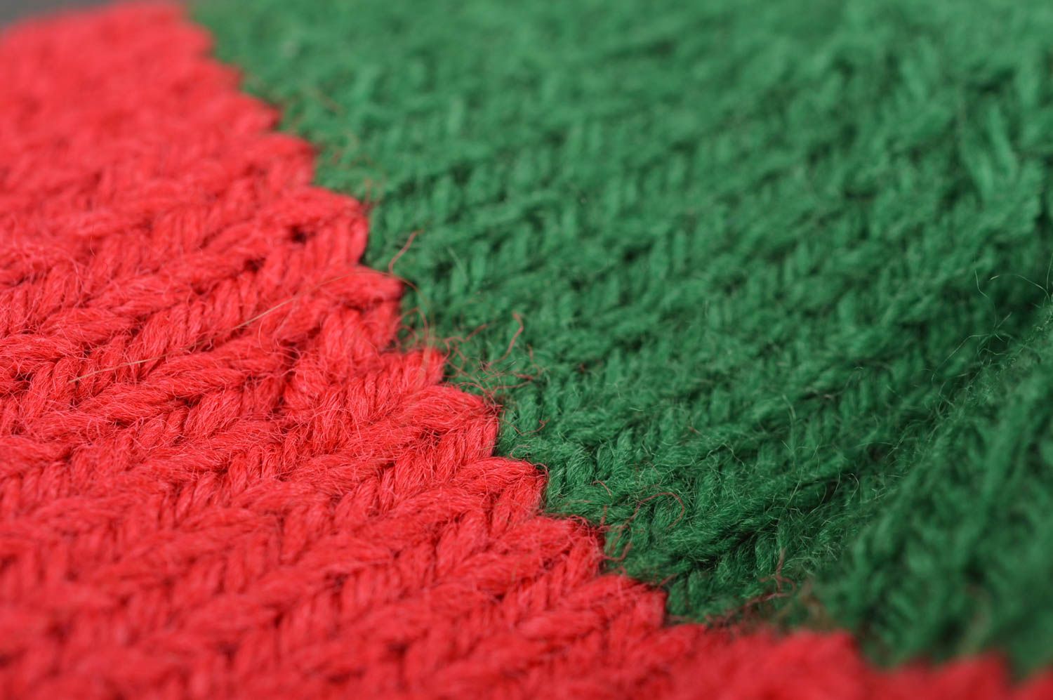 Bonnet tricot fait main Chapeau au crochet chaud fraise rouge Vêtement enfant photo 3